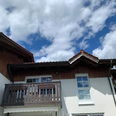 Sonneneck: Cozy Thuringian Forest Retreat with Parking and Netflix Schleusingen Exterior photo